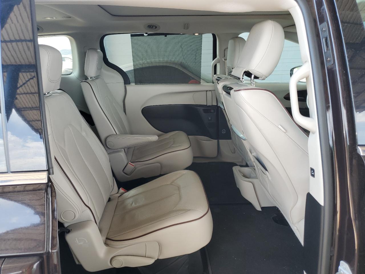 2017 Chrysler Pacifica Limited VIN: 2C4RC1GG9HR559801 Lot: 69685585