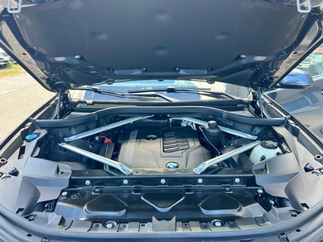  BMW X7 2020 Серый