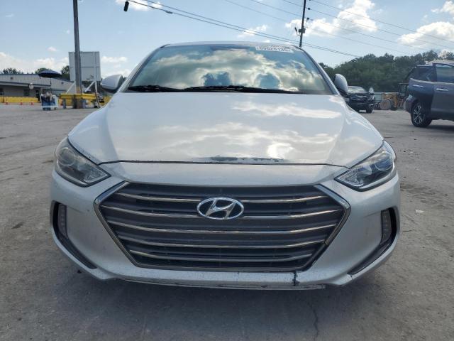 Sedans HYUNDAI ELANTRA 2017 Srebrny