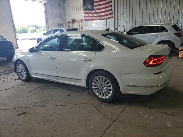  VOLKSWAGEN PASSAT 2016 Белы