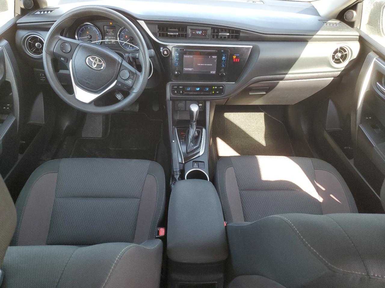 2019 Toyota Corolla L VIN: 2T1BURHE3KC212966 Lot: 68732165