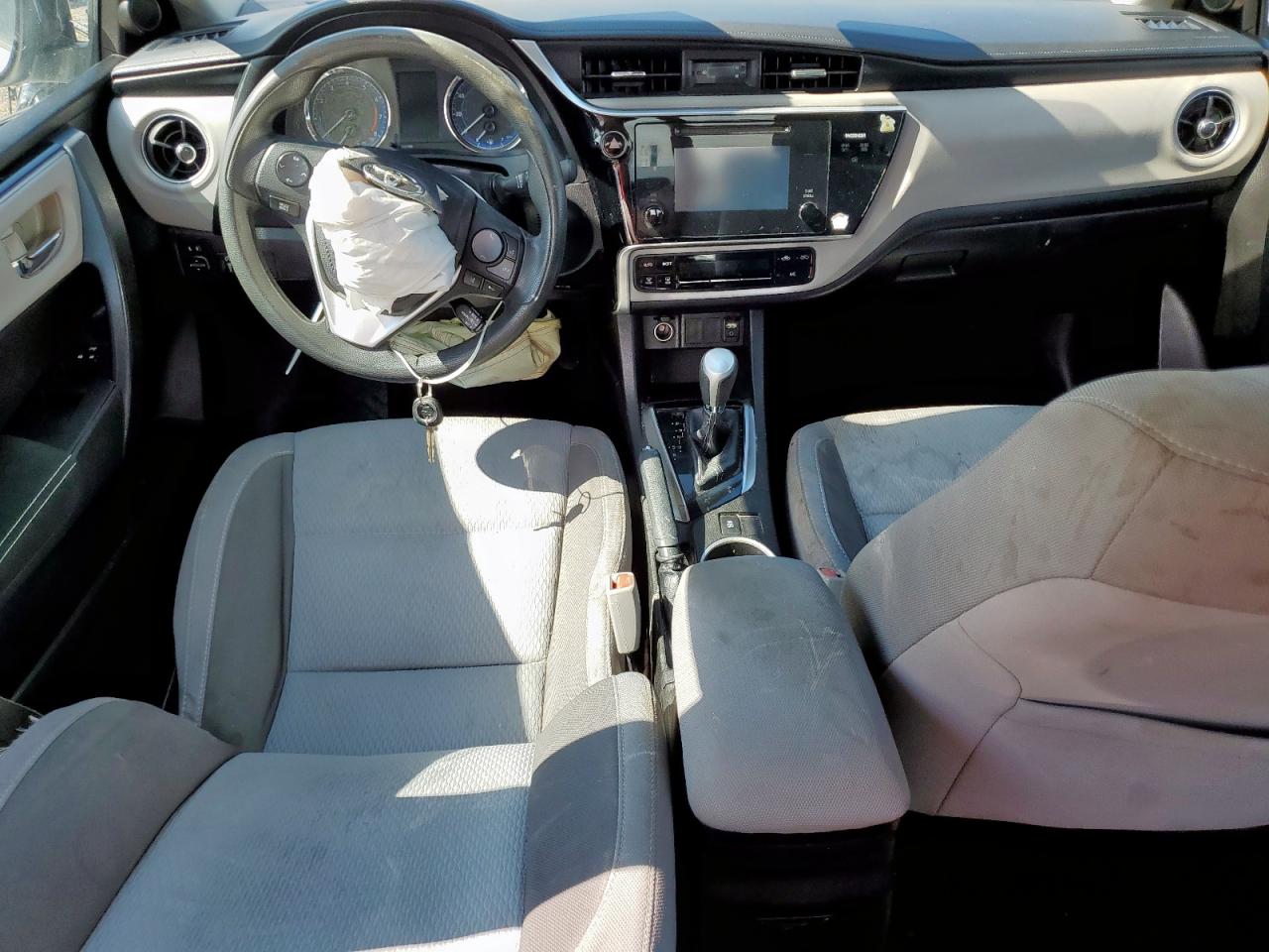 2017 Toyota Corolla L VIN: 5YFBURHE0HP700944 Lot: 70260755