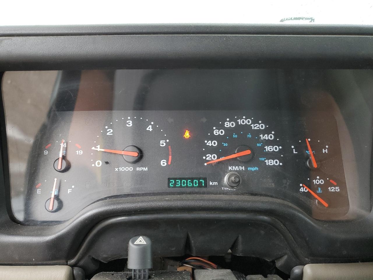 2003 Jeep Wrangler / Tj Sahara VIN: 1J4FA59S03P332230 Lot: 70377845