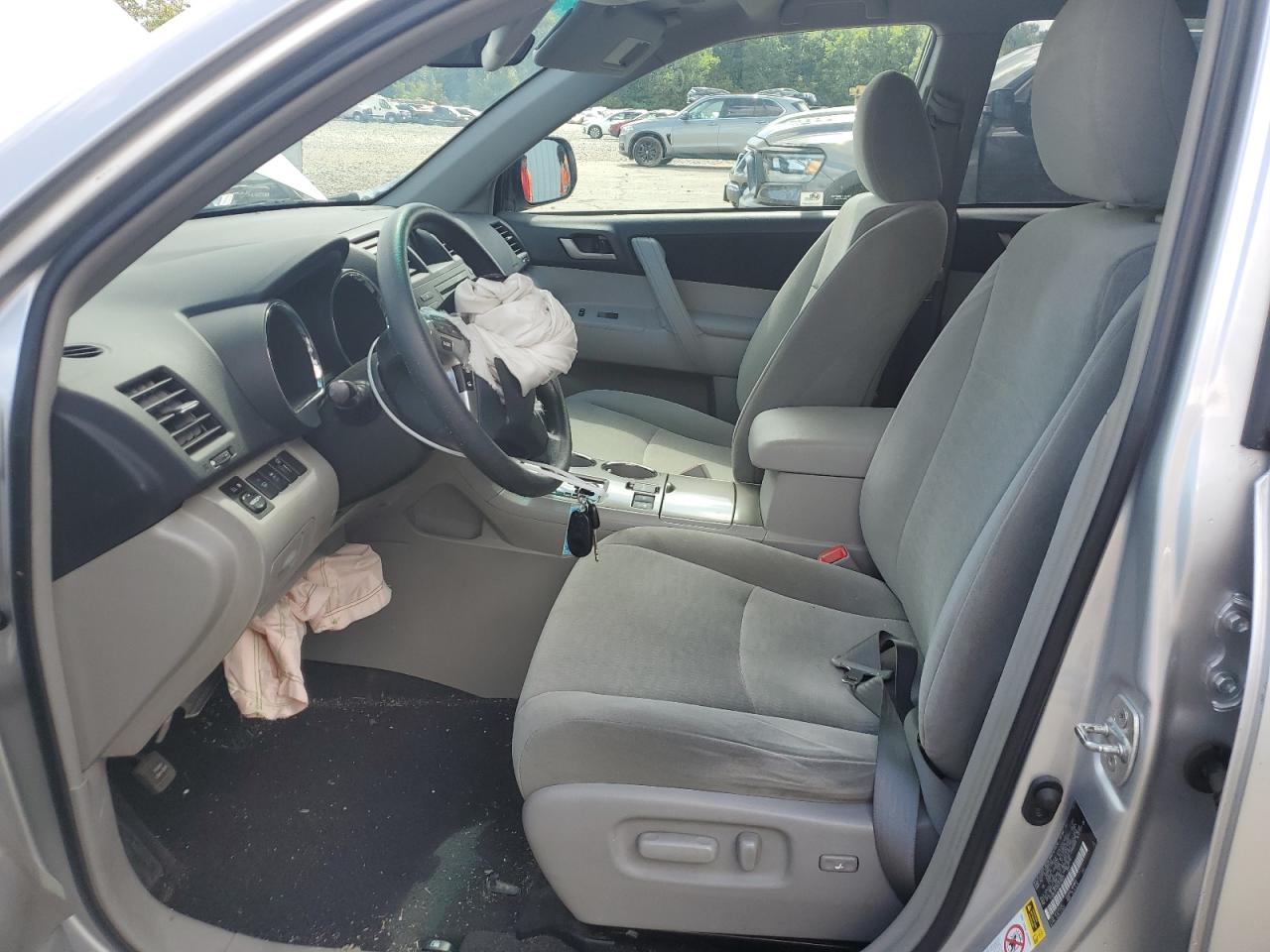 2011 Toyota Highlander Base VIN: 5TDBK3EH1BS079925 Lot: 70480805