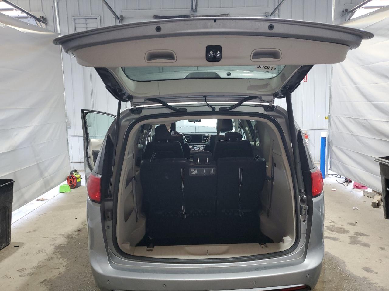 2018 Chrysler Pacifica Touring L VIN: 2C4RC1BG1JR294787 Lot: 68280535