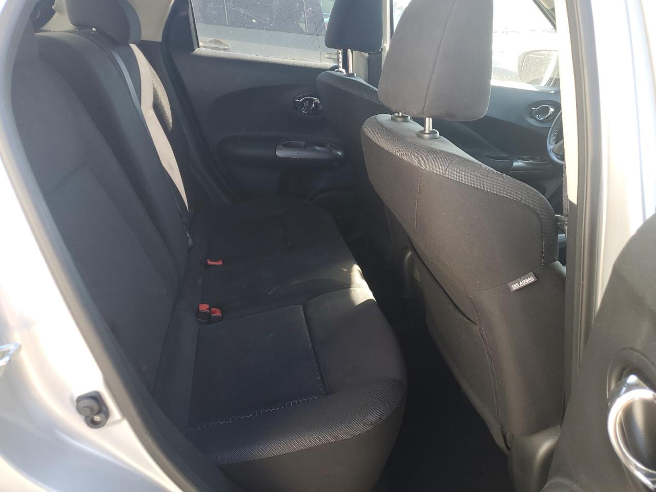 2015 Nissan Juke S VIN: JN8AF5MV8FT556428 Lot: 70521175