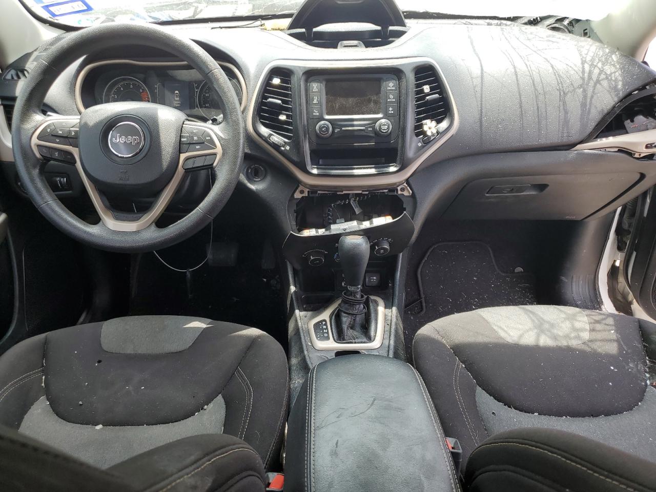 2018 Jeep Cherokee Latitude VIN: 1C4PJLCB0JD552621 Lot: 67994565