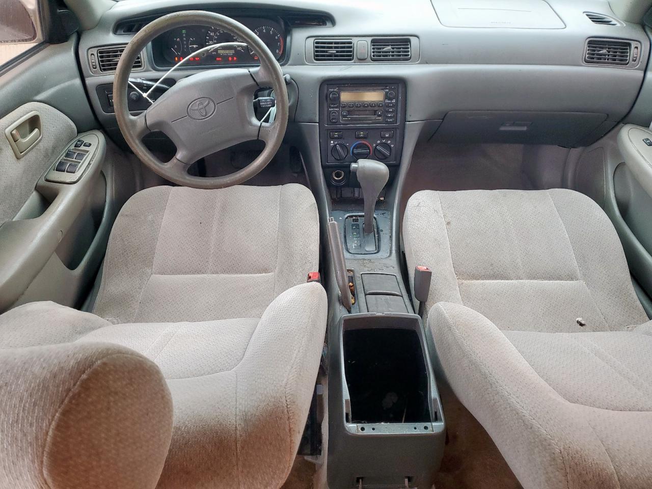 2000 Toyota Camry Ce VIN: JT2BG22K5Y0396705 Lot: 71055315