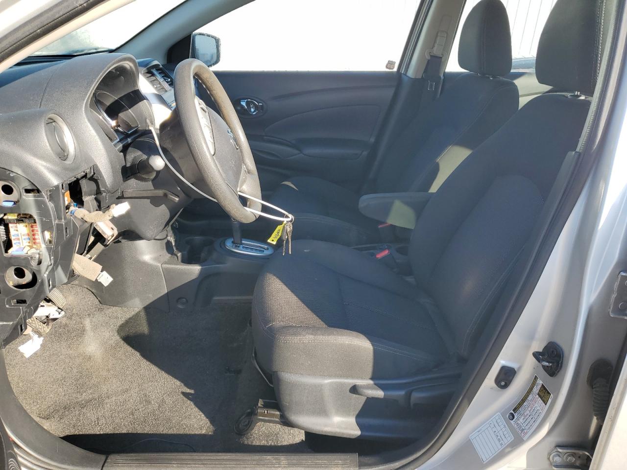 2017 Nissan Versa S VIN: 3N1CN7AP8HK418414 Lot: 70363655