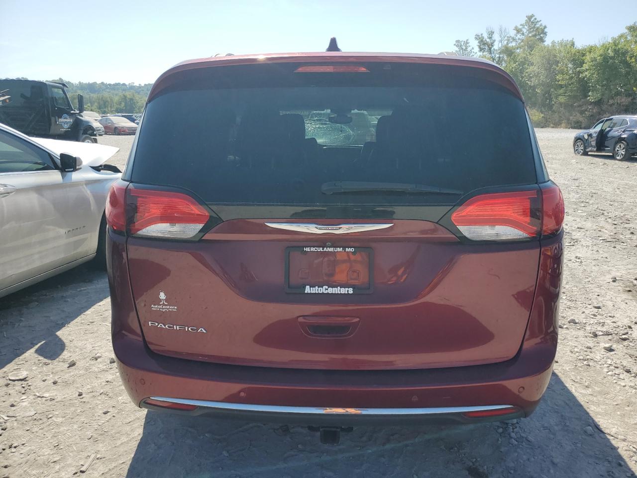 2017 Chrysler Pacifica Touring L VIN: 2C4RC1BG1HR539484 Lot: 70568085