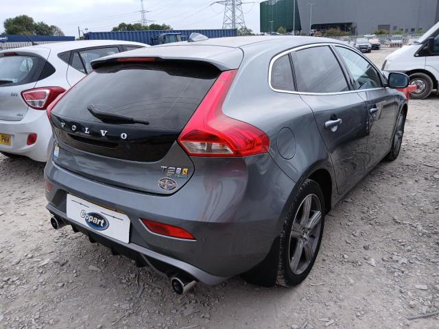 2018 VOLVO V40 R-DESI