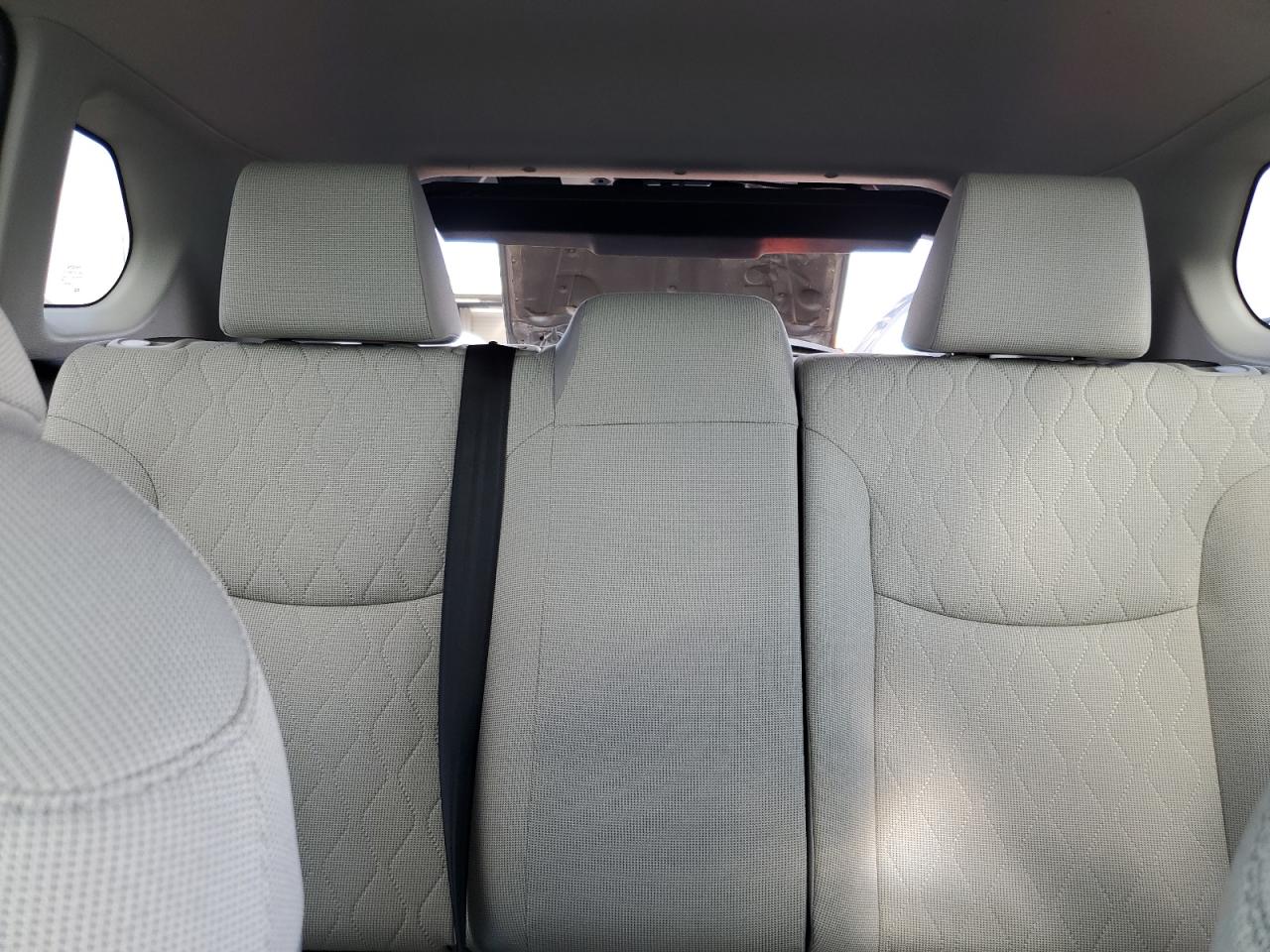 2022 Toyota Corolla Cross Le VIN: 7MUCAABG6NV043374 Lot: 70333415