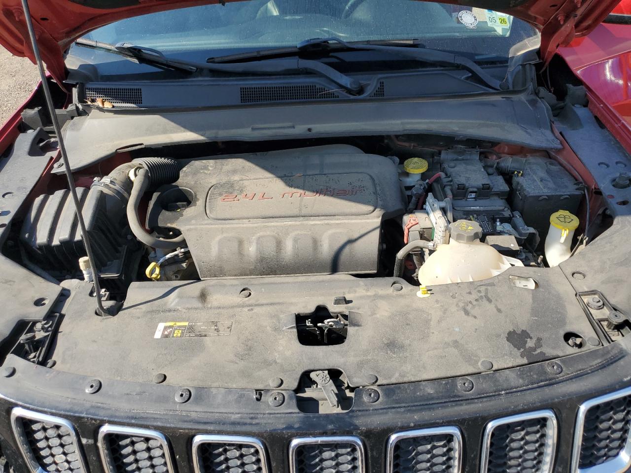 2018 Jeep Compass Latitude VIN: 3C4NJCBB1JT165417 Lot: 70259655