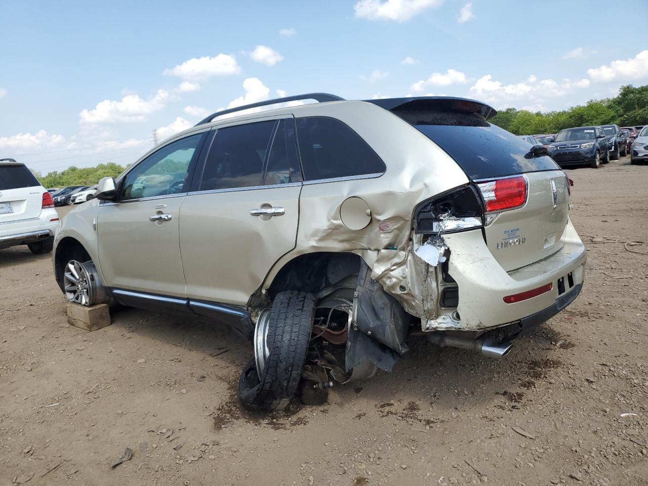 2011 Lincoln Mkx gold  Gasoline 2LMDJ6JK9BBJ11729 photo #3