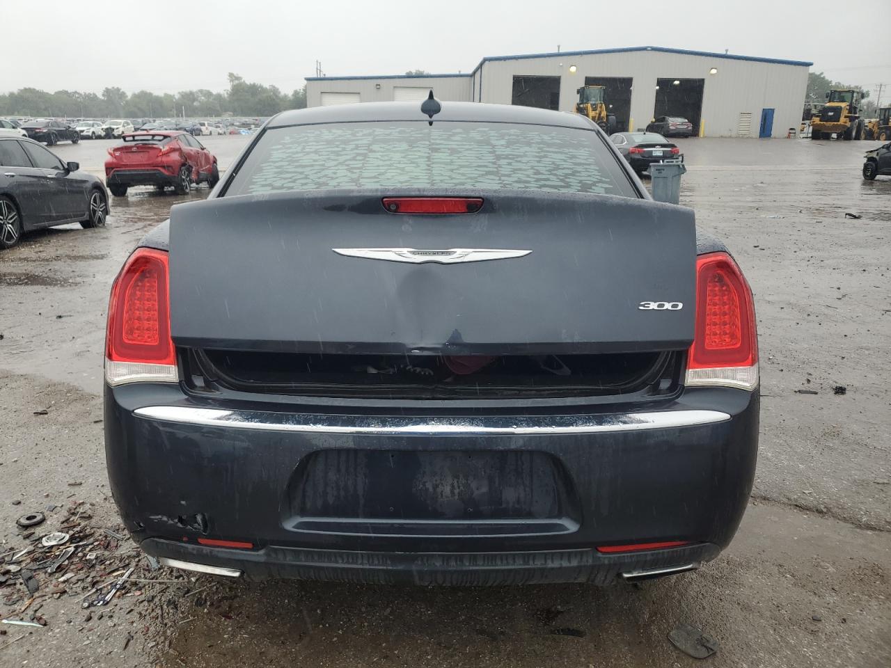 2015 Chrysler 300 Limited VIN: 2C3CCAAG3FH881596 Lot: 70319135