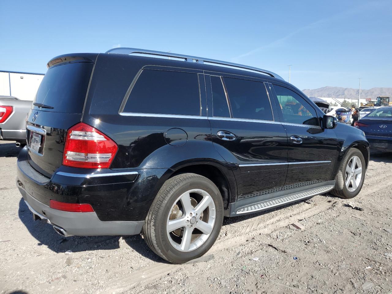 2009 Mercedes-Benz Gl 450 4Matic black suv gas 4JGBF71E39A458452 photo #4