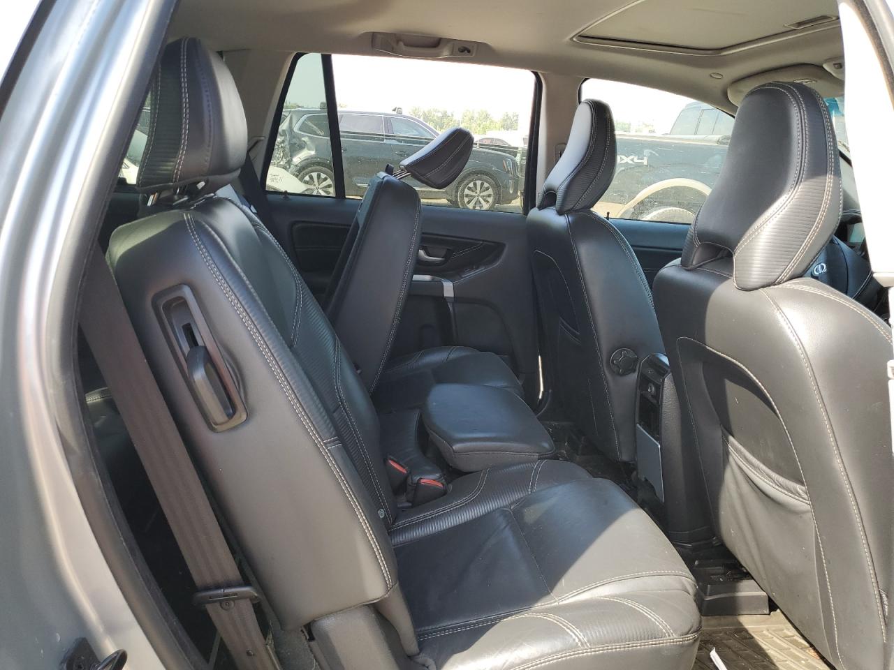 2014 Volvo Xc90 R Design VIN: YV4952CT7E1692122 Lot: 69143995