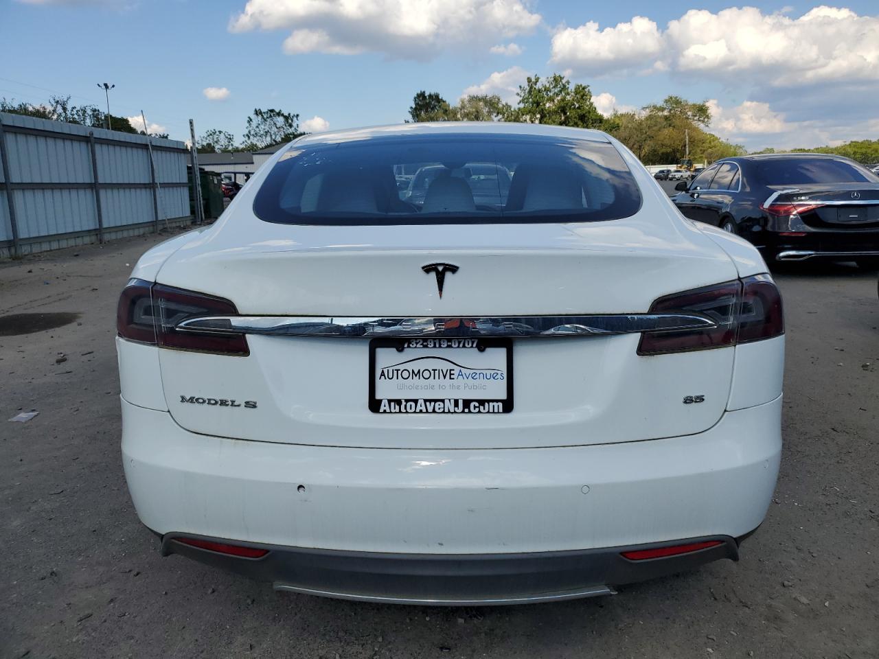2014 Tesla Model S VIN: 5YJSA1H1XEFP55657 Lot: 71102115