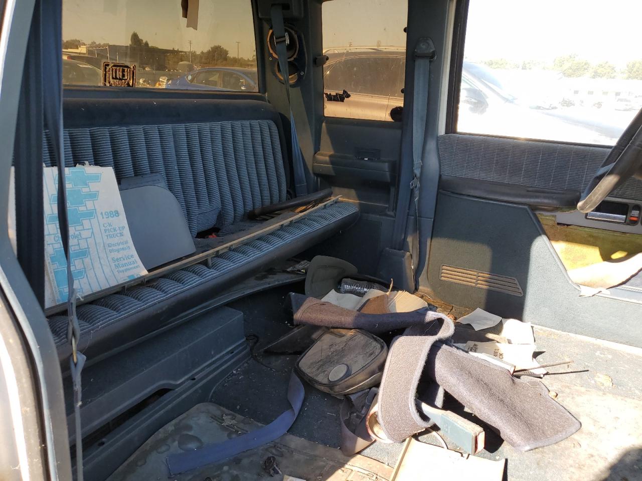 1990 Chevrolet Gmt-400 K2500 VIN: 2GCFK29K7L1195883 Lot: 70408175