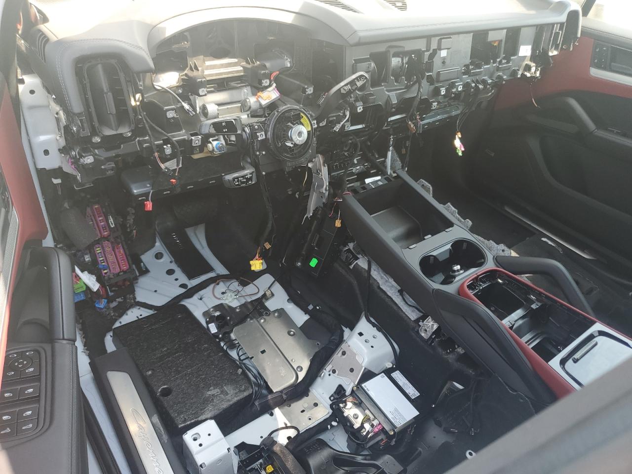 2024 Porsche Cayenne VIN: WP1AA2AY6RDA12143 Lot: 70596385