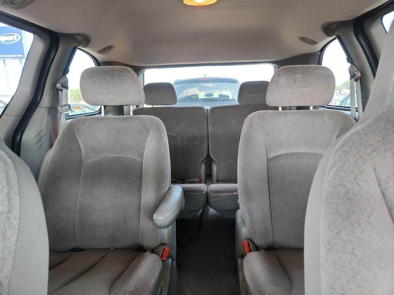 2003 Dodge Caravan Sport VIN: 1D4GP45303B111700 Lot: 69298565