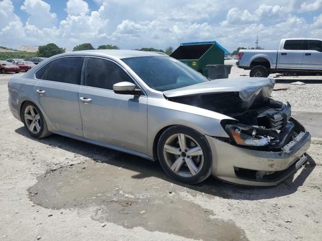 Sedans VOLKSWAGEN PASSAT 2014 Silver