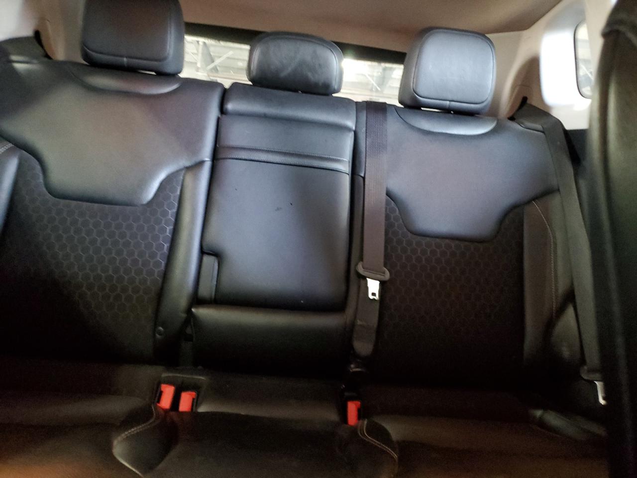 2018 Jeep Compass Latitude VIN: 3C4NJDBB3JT176683 Lot: 68567025