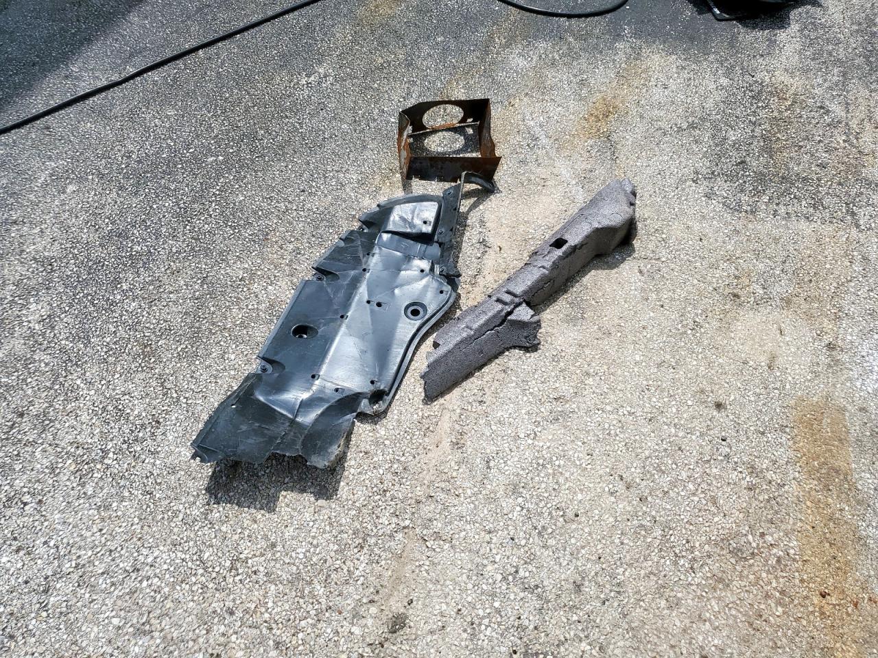 2024 Toyota Rav4 Xle Premium VIN: 2T3C1RFVXRW352383 Lot: 68303235