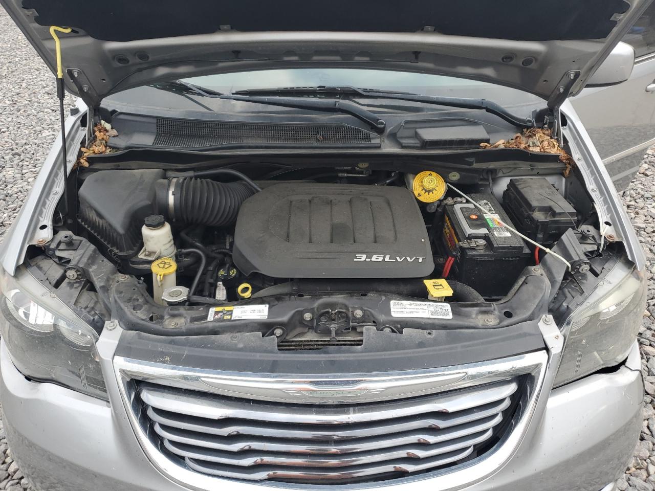 2015 Chrysler Town & Country S VIN: 2C4RC1HG8FR710574 Lot: 68936765