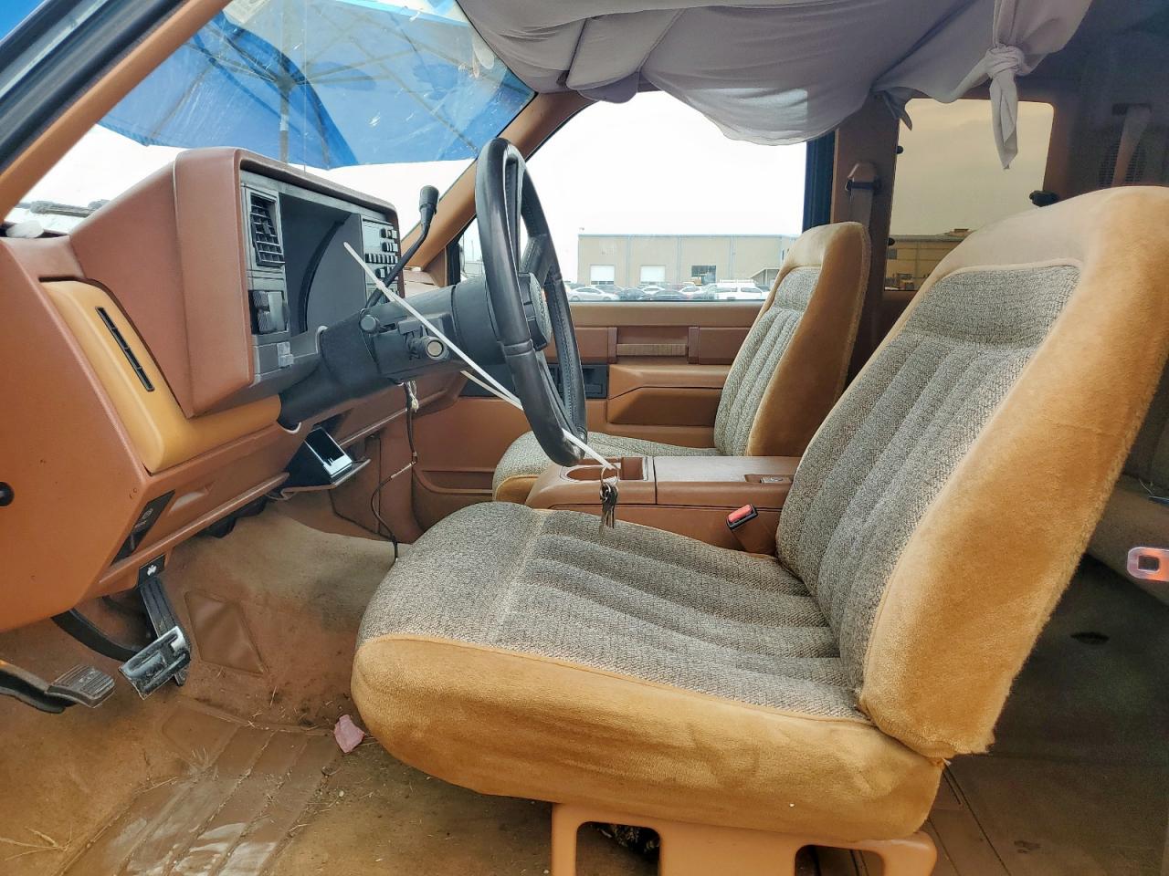 1989 Chevrolet Gmt-400 C1500 VIN: 2GCEC19KXK1186161 Lot: 69815925