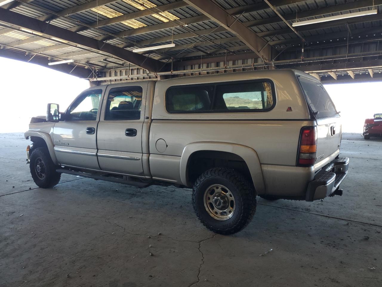 2005 GMC Sierra K2500 Heavy Duty beige null diesel 1GTHK23245F965244 photo #3