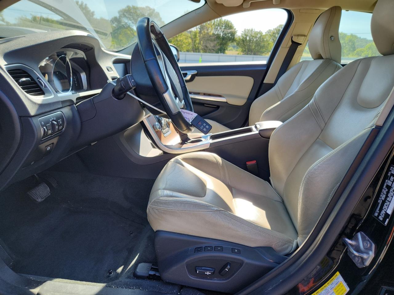 2017 Volvo S60 Platinum VIN: LYV402HMXHB145081 Lot: 70368775