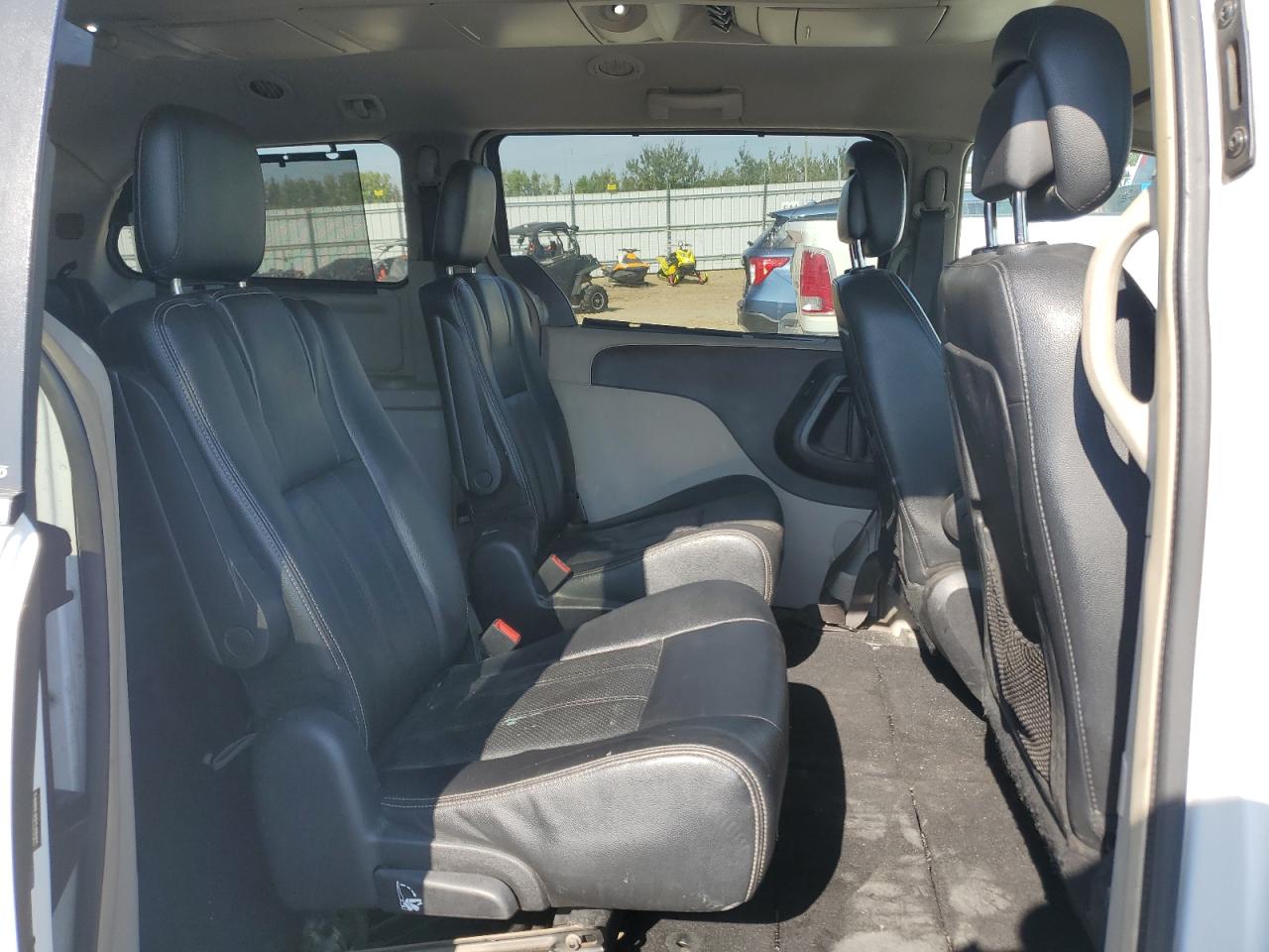 2016 Chrysler Town & Country Touring L VIN: 2C4RC1CG1GR282825 Lot: 70522865