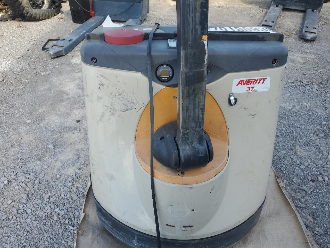 2020 Crown Sp3035-45 Pallet Jack VIN: 10119928 Lot: 70198935