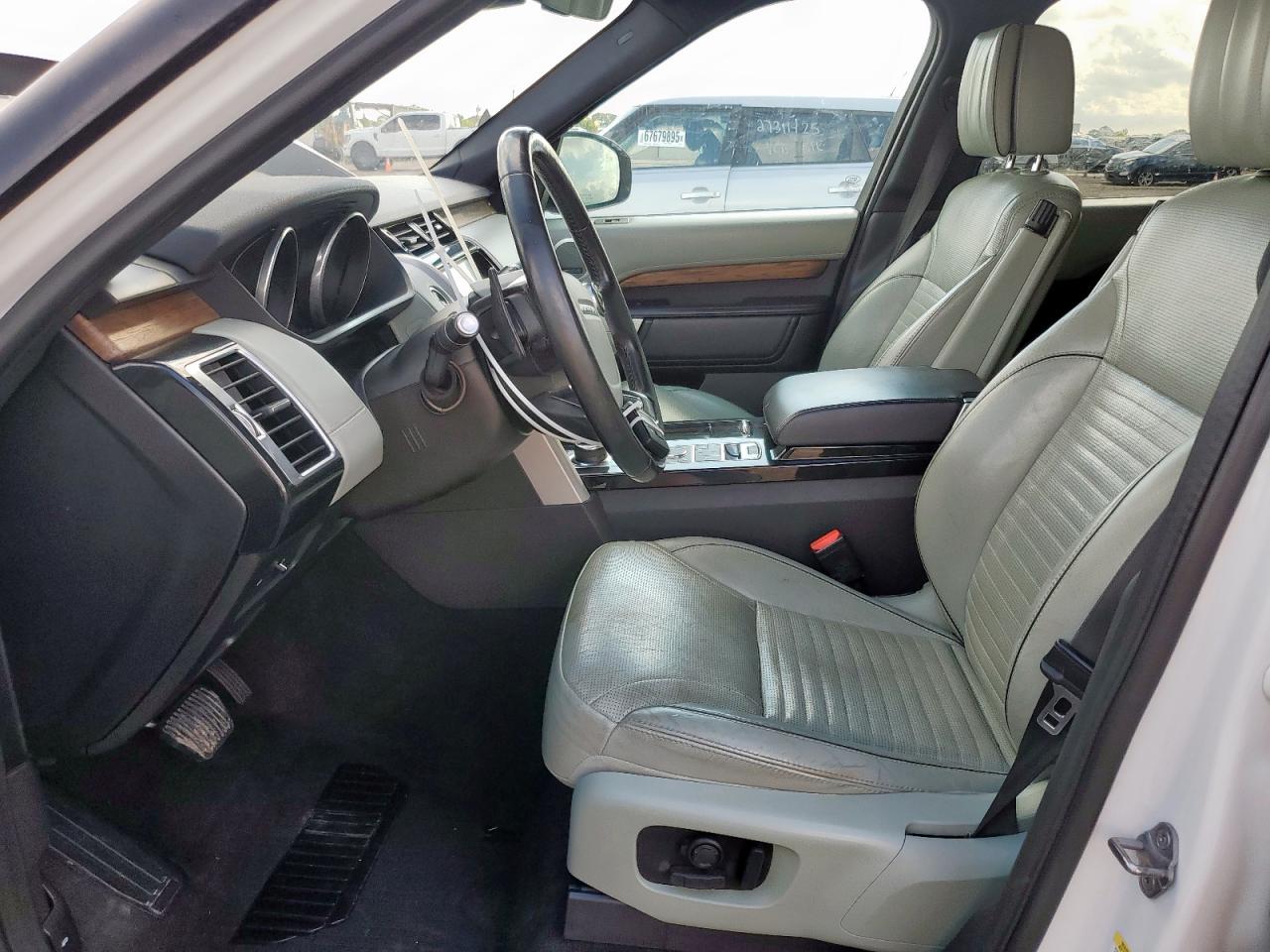 2017 Land Rover Discovery Hse Luxury VIN: SALRHBBV9HA045070 Lot: 67790765