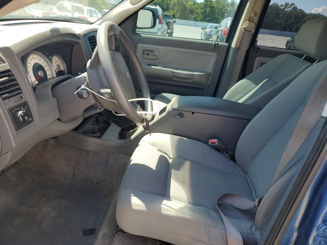 2005 Dodge Dakota Quad Slt VIN: 1D7HW48N15S214537 Lot: 70814875