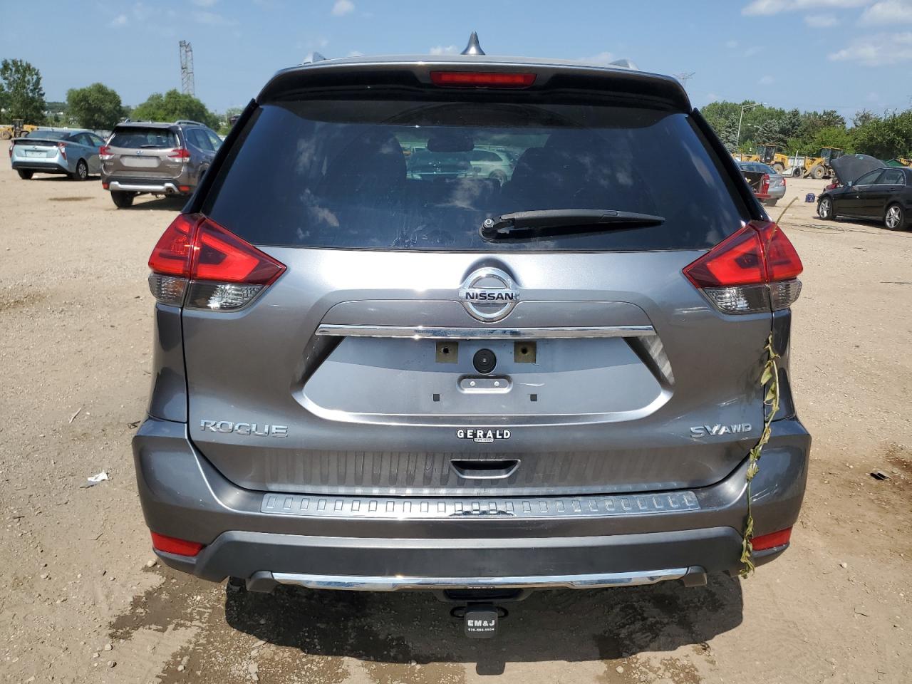 2017 Nissan Rogue S VIN: KNMAT2MV2HP511404 Lot: 68674085