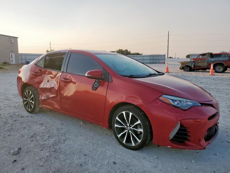  TOYOTA COROLLA 2017 Красный