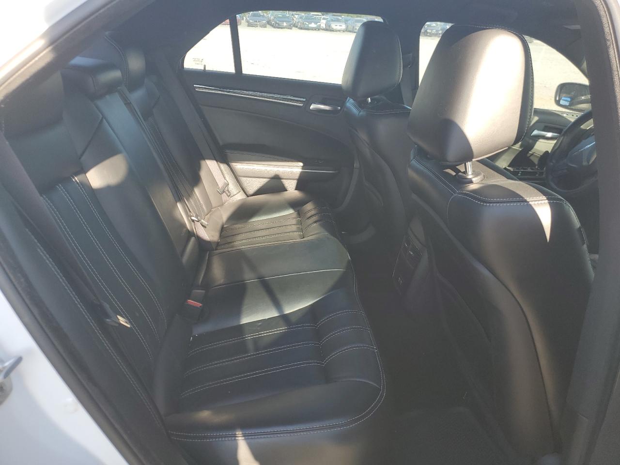 2019 Chrysler 300 S VIN: 2C3CCABGXKH585550 Lot: 70590015