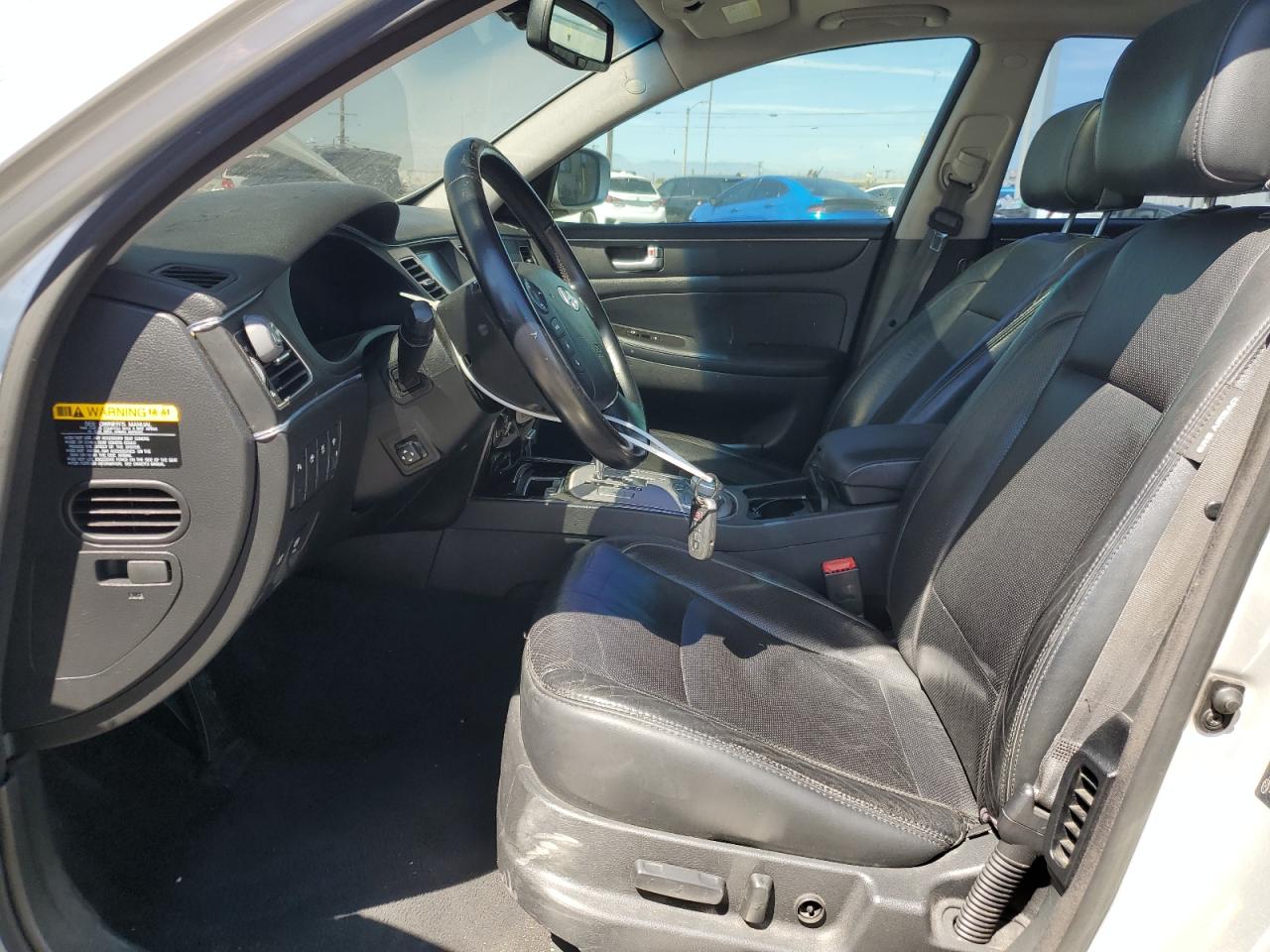 2013 Hyundai Genesis 3.8L VIN: KMHGC4DD0DU230593 Lot: 69861335