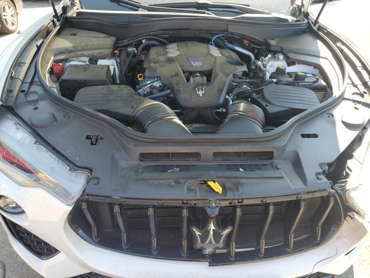 2022 Maserati Levante Modena VIN: ZN661YUM1NX385858 Lot: 70648975