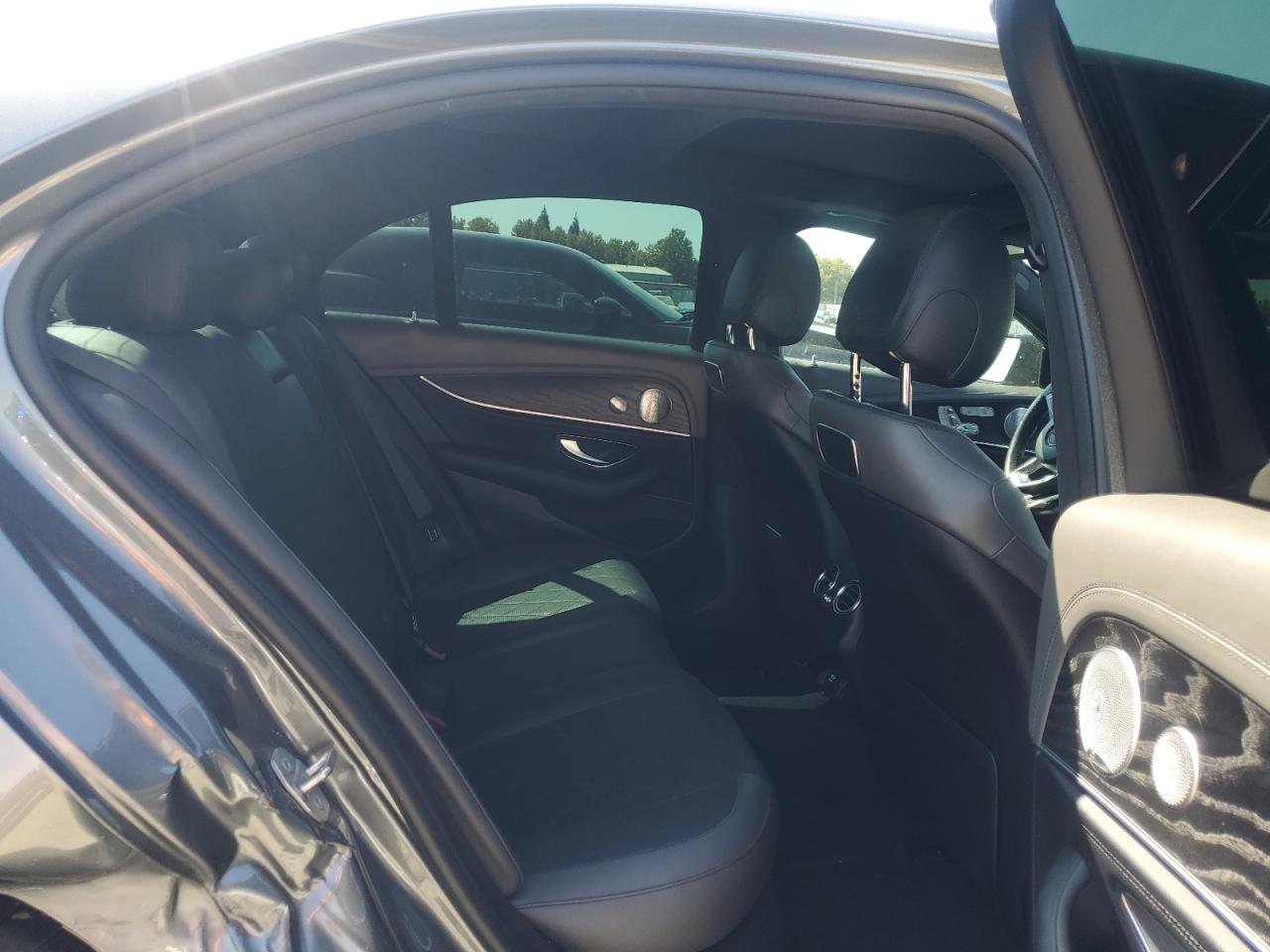 V (W213, S213, C238) V (W213, S213, C238)