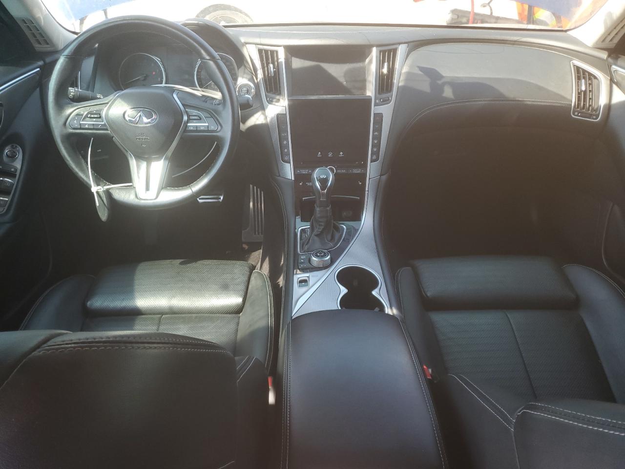 2018 Infiniti Q50 Luxe VIN: JN1EV7AR0JM611897 Lot: 68897135