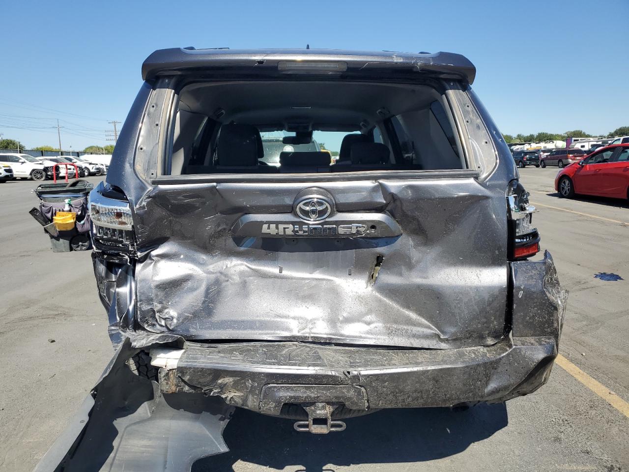 2020 Toyota 4Runner Sr5/Sr5 Premium VIN: JTEBU5JR2L5824561 Lot: 69844925