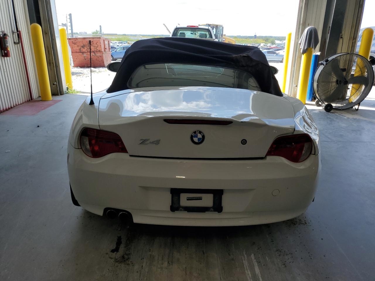2007 BMW Z4 3.0 VIN: 4USBU33557LW73245 Lot: 69978535