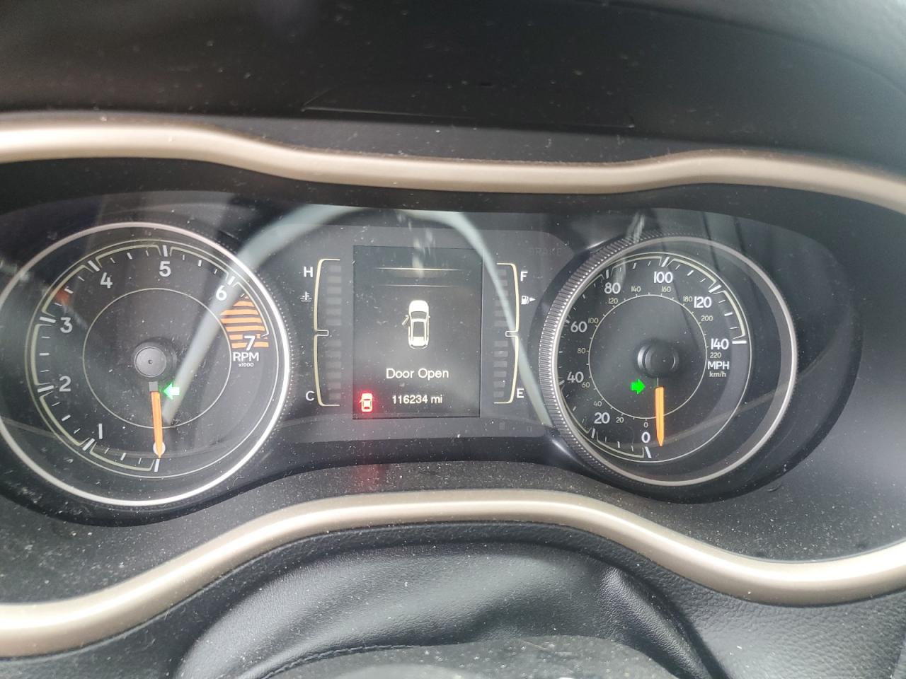 2018 Jeep Cherokee Latitude VIN: 1C4PJLCB2JD595339 Lot: 70696945