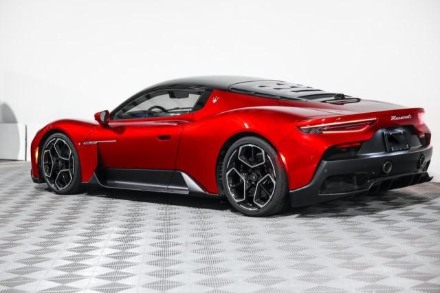  MASERATI MC20 2022 Красный