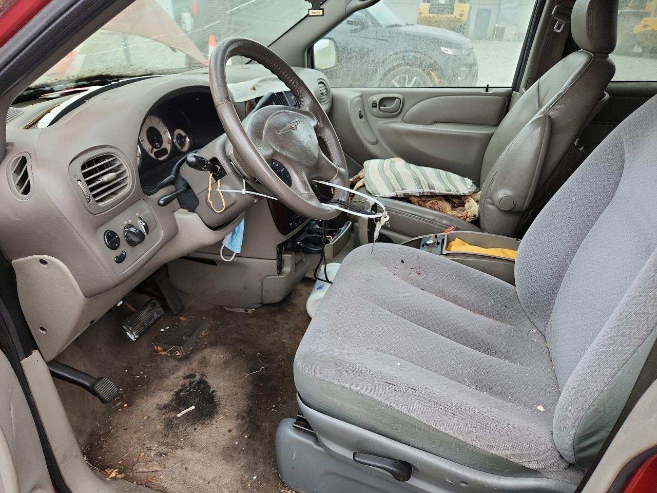 2002 Chrysler Town & Country Lxi VIN: 2C8GP54LX2R785095 Lot: 67872895