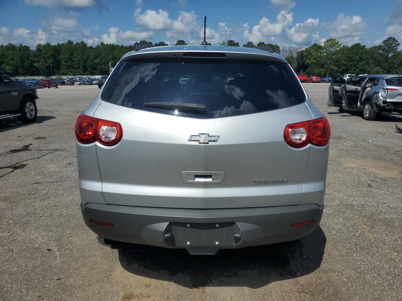 2012 Chevrolet Traverse Ls VIN: 1GNKRFED3CJ190203 Lot: 69183445