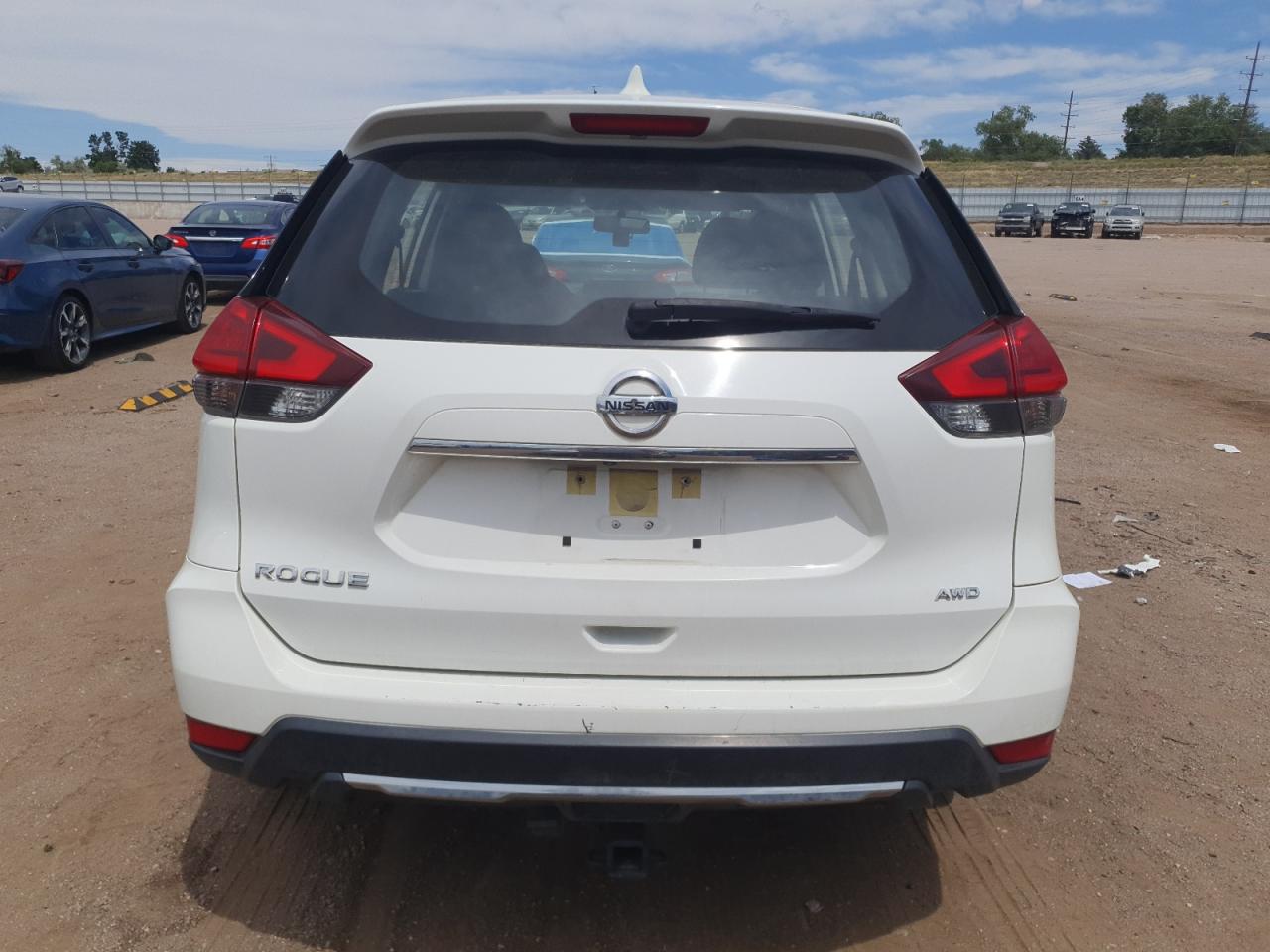 2017 Nissan Rogue S VIN: JN8AT2MV0HW023806 Lot: 68050185